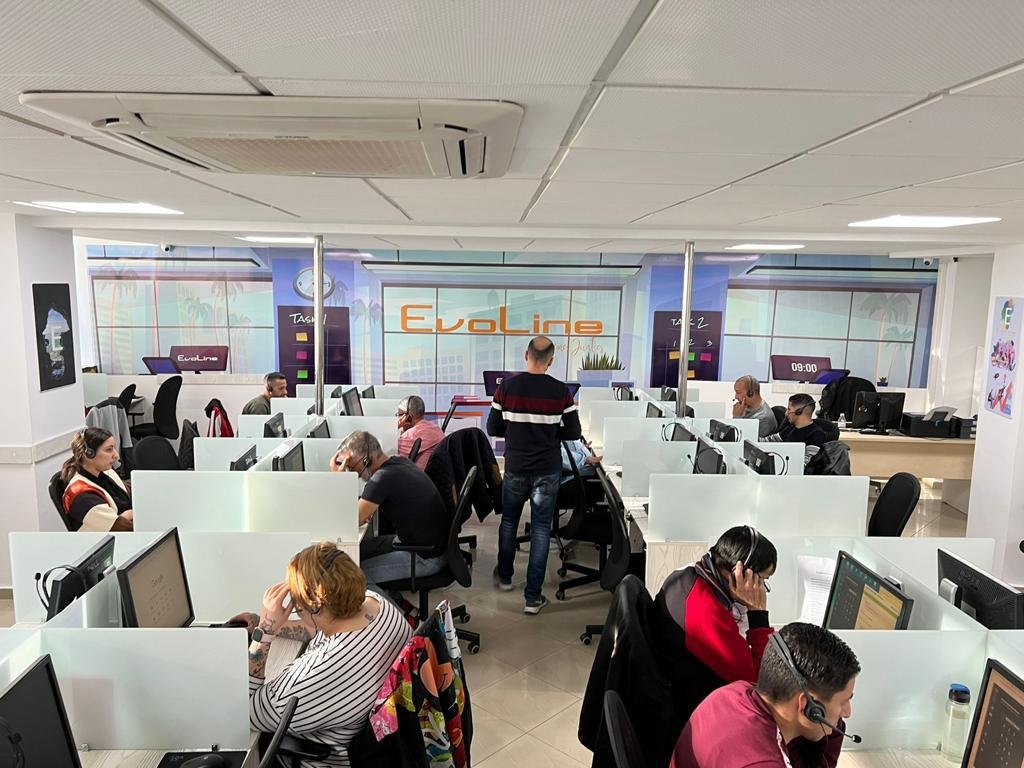 Vista frontal de la sala de operaciones